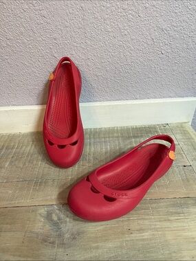 Crocs Round Toed Flats Women's punk Stylish size 6